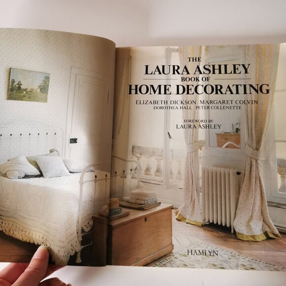 1987 Laura Ashley Home Decorating Book Softcover Soft Furnishings Vintage Fabric - Picture 4 of 13